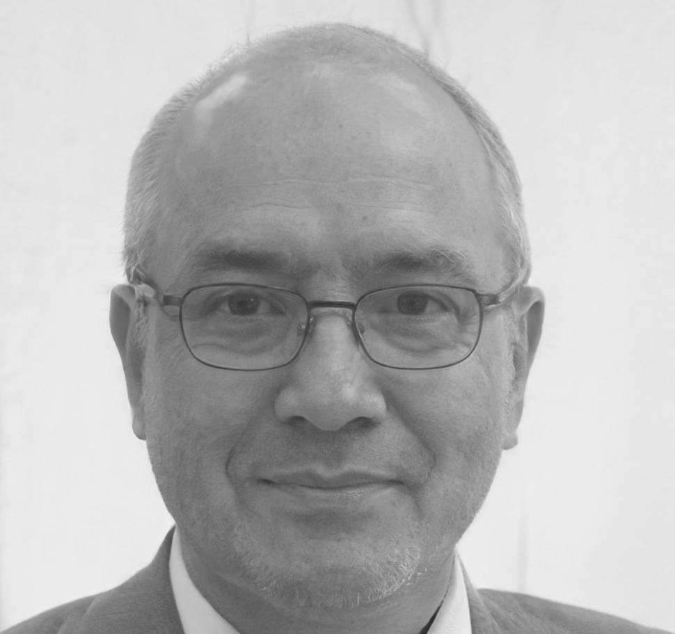 Expert financier présentant lors d'un webinaire